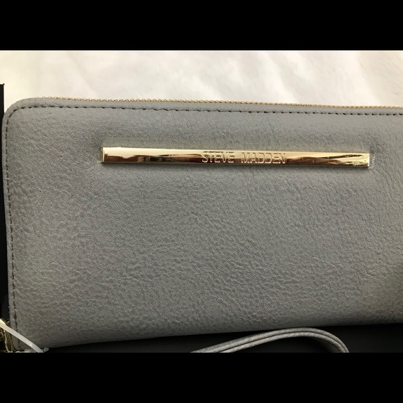 Steve Madden Handbags - NWT STEVE MADDEN SCARF AND WALLET